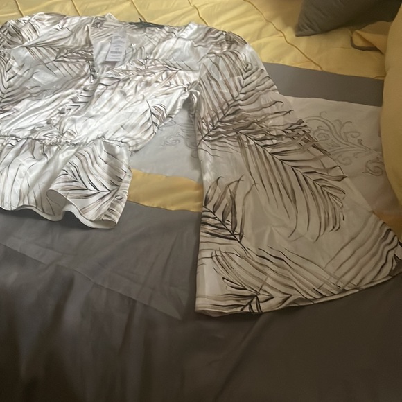 Blouse pretty satin - Picture 3 of 5